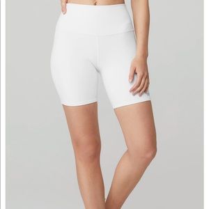 alo yoga white biker shorts. worn once. size small. like new!